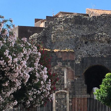 Casa Ega E La Rotonda: Bellissimi Monovani Nel Cuore Di Catania Luaran gambar